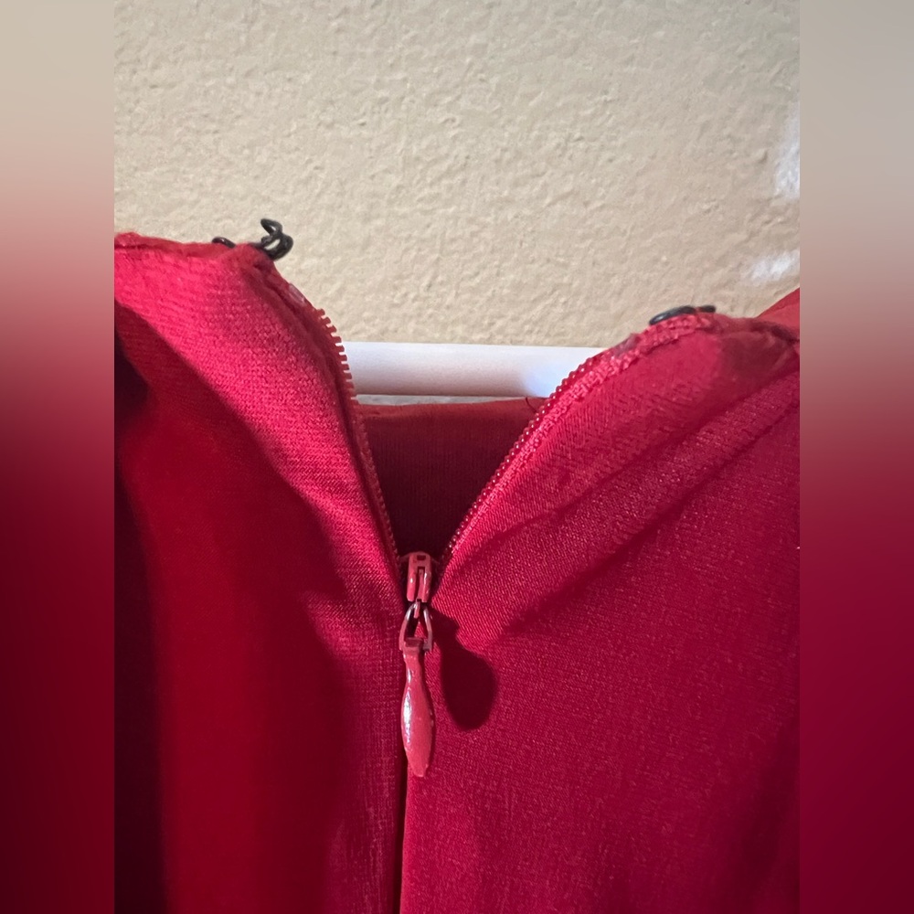 ABS Collection Elegant Red Sleeveless Zip Up Dress! Size Small. - Picture 7 of 12